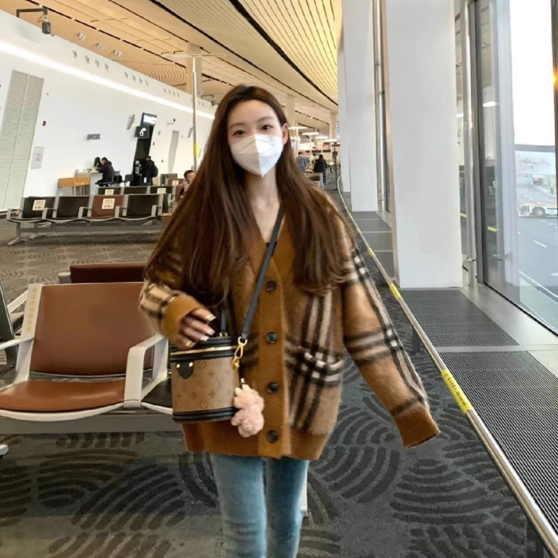 冬裝新款大板型大碼女裝格子撞色寬鬆慵懶風格紋毛衣外套針織開衫