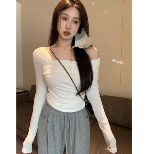 Fashionable and super popular one-shoulder long-sleeved sweater for women in autumn, chic and slim-fitting, short bottoming shirt, trendy top