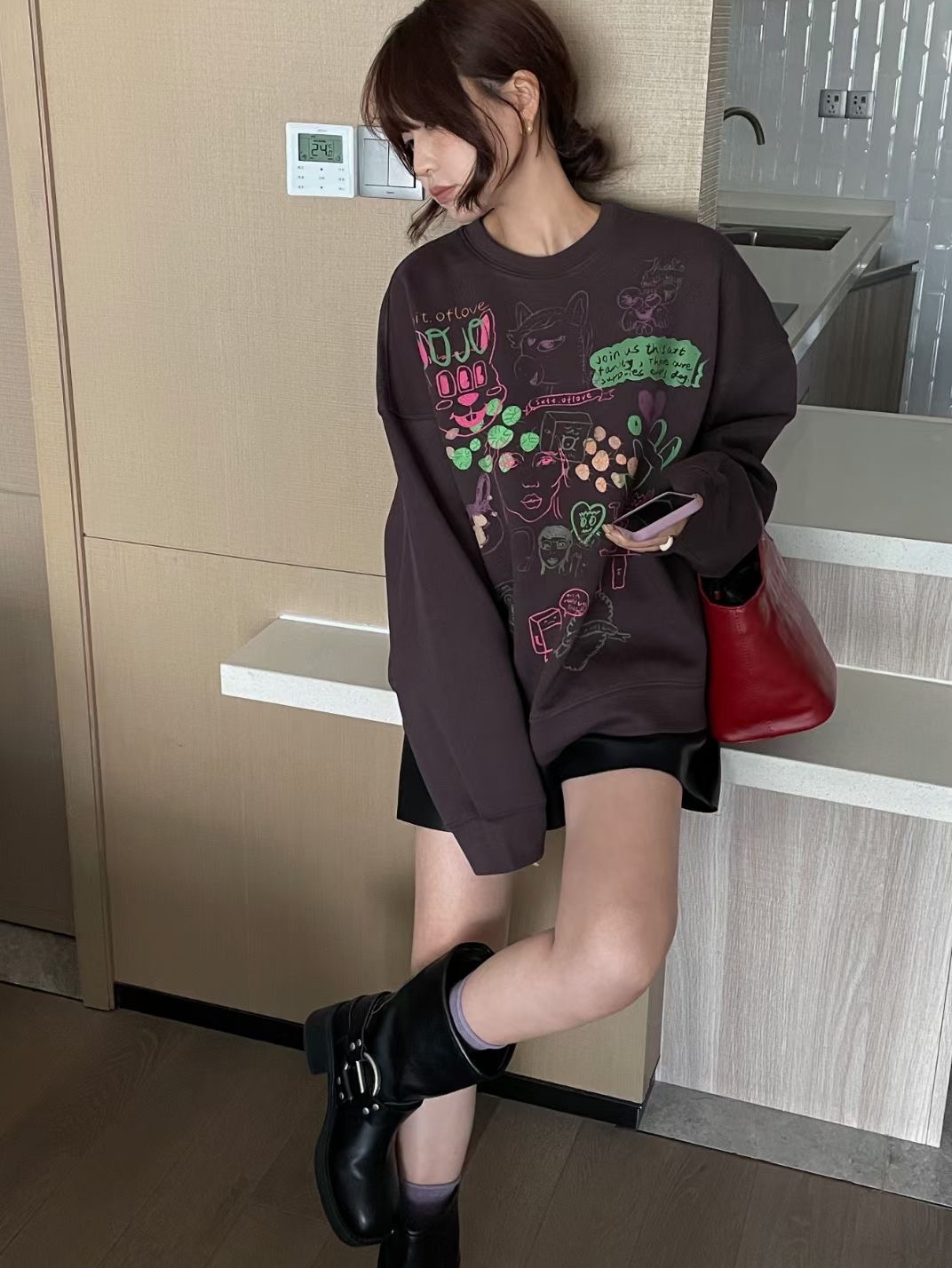 QMGJ秋季新款韓版寬鬆卡通塗鴉印染設計感長袖顯瘦衛衣圓領套頭女