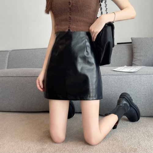****~Real shot of fashionable high-waisted a-line silver PU leather short skirt for women in autumn