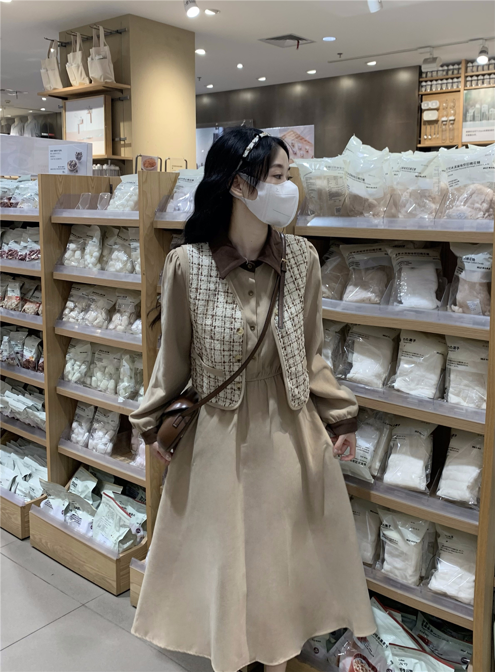 Autumn French corduroy elastic waist-covering dress, fashionable and age-reducing short style vest suit