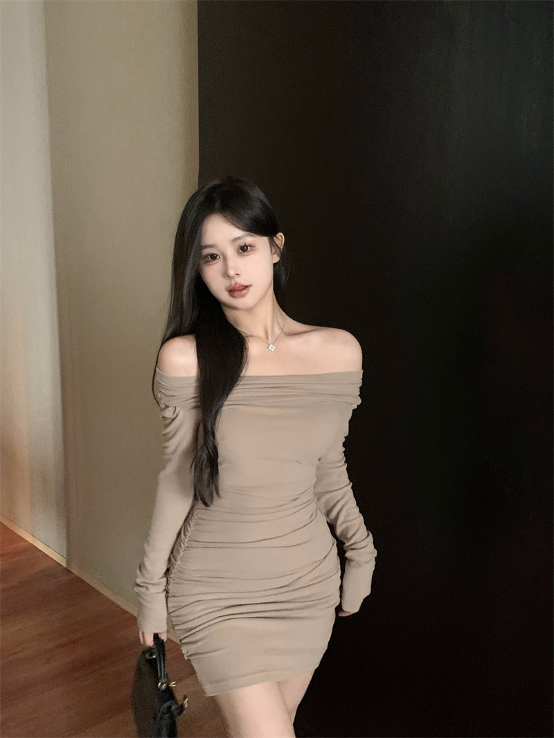 實拍 南法溫柔掛兩穿領口修身顯瘦咖色包臀連衣裙