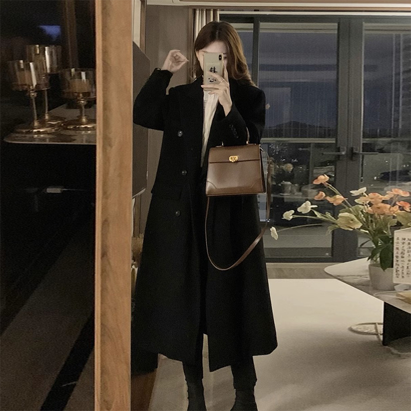 High-end mid-length black woolen thick coat for women autumn and winter 2023 new Hepburn style coat for small people