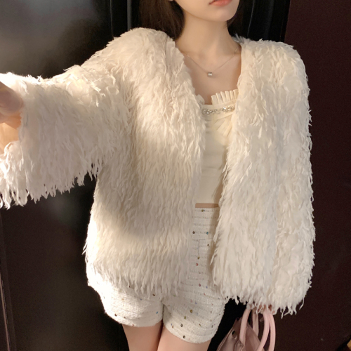 Real shot of new winter feather tassel slimming fashionable young fur fur short women's coat Internet celebrity coat