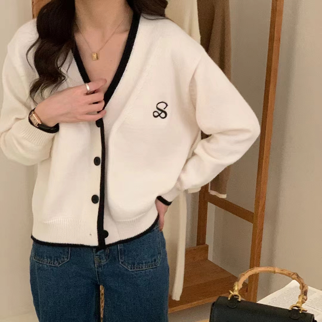 法式軟糯拼色v領刺繡毛衣外套女秋冬新款溫柔漂亮慵懶外穿針織衫