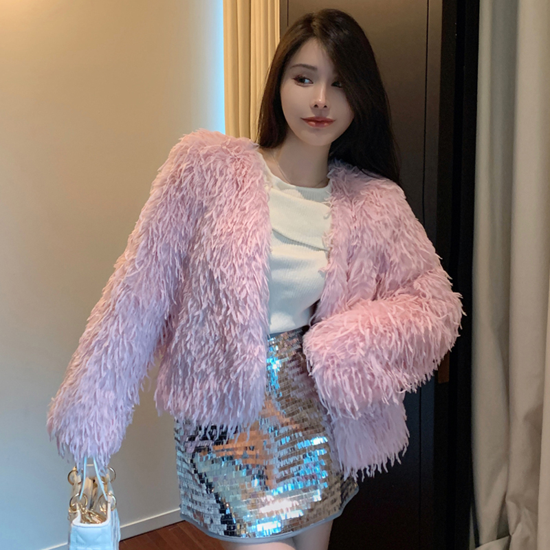 Real shot of new winter feather tassel slimming fashionable young fur fur short women's coat Internet celebrity coat