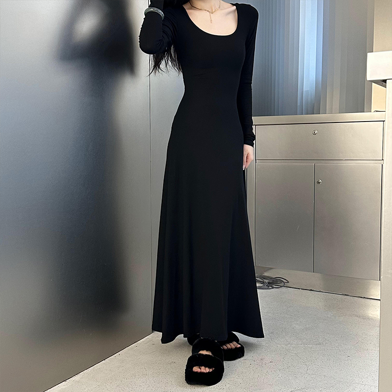 赫本風黑色針織內搭連衣裙子秋冬季女2023新款法式高級感包臀長裙