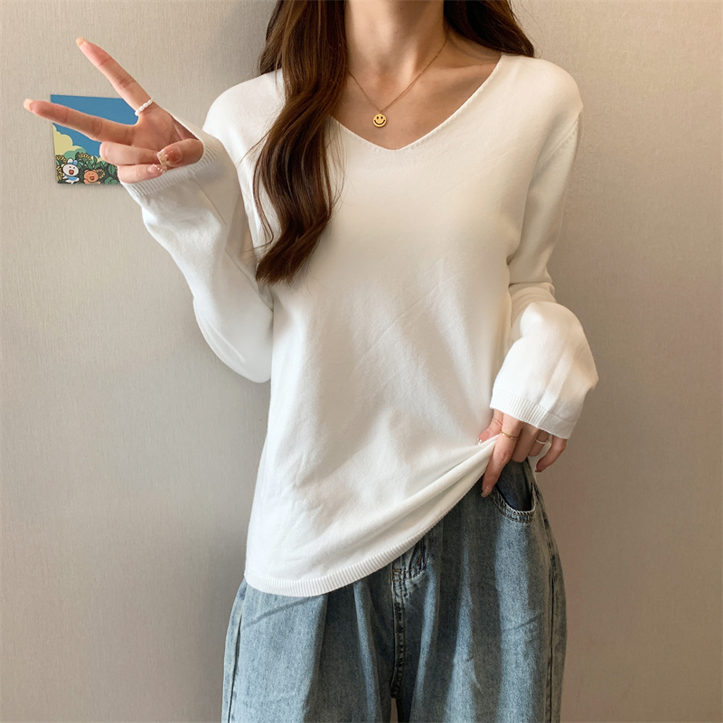White v-neck knitted bottoming shirt for women in autumn and winter, thickened and warm, basic sweater, high-end long-sleeved T-shirt top