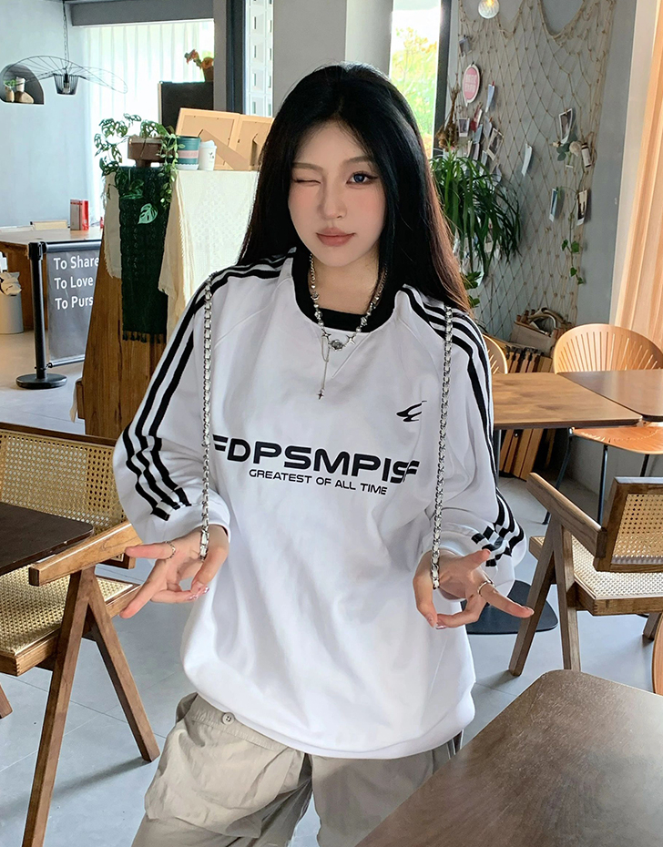The back collar is non-pilling and equipped with cotton screw thread. Imitation cotton Chinese cotton composite 310g thin sweatshirt for women with round neck printing.