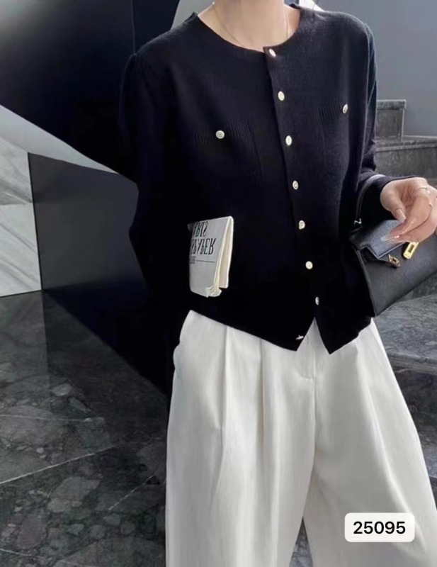 假口袋毛衣羊毛新款早秋冬打底衫女修身時尚金扣針織開衫上衣