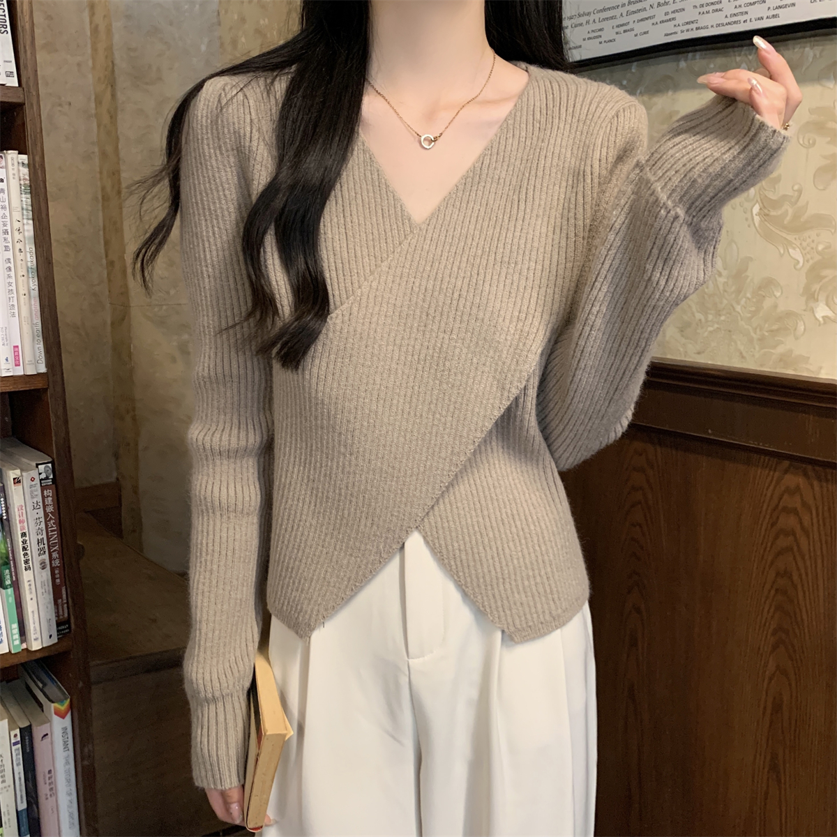 實拍 秋冬韓版氣質v領交叉設計感北極絨寬鬆針織內搭女毛衣