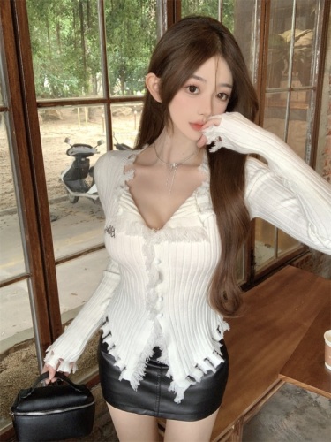 Live-shoot! Maillard pure desire style spicy girl V-neck tassel plus thick knitting irregular cardigan outerwear