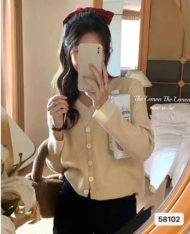 秋冬毛衣洋氣外穿短款假兩件紅色v領正肩打底針織開衫女短款外