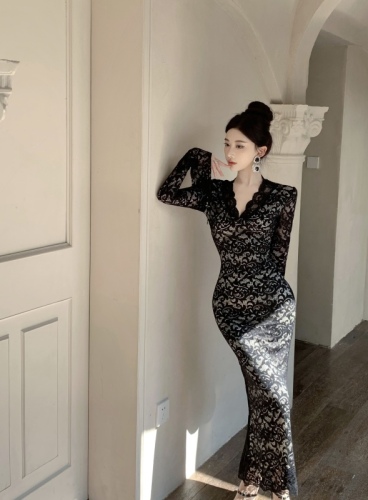 Real shot! Bell sleeve V-neck lace slimming long dress luxury slimming evening dress 