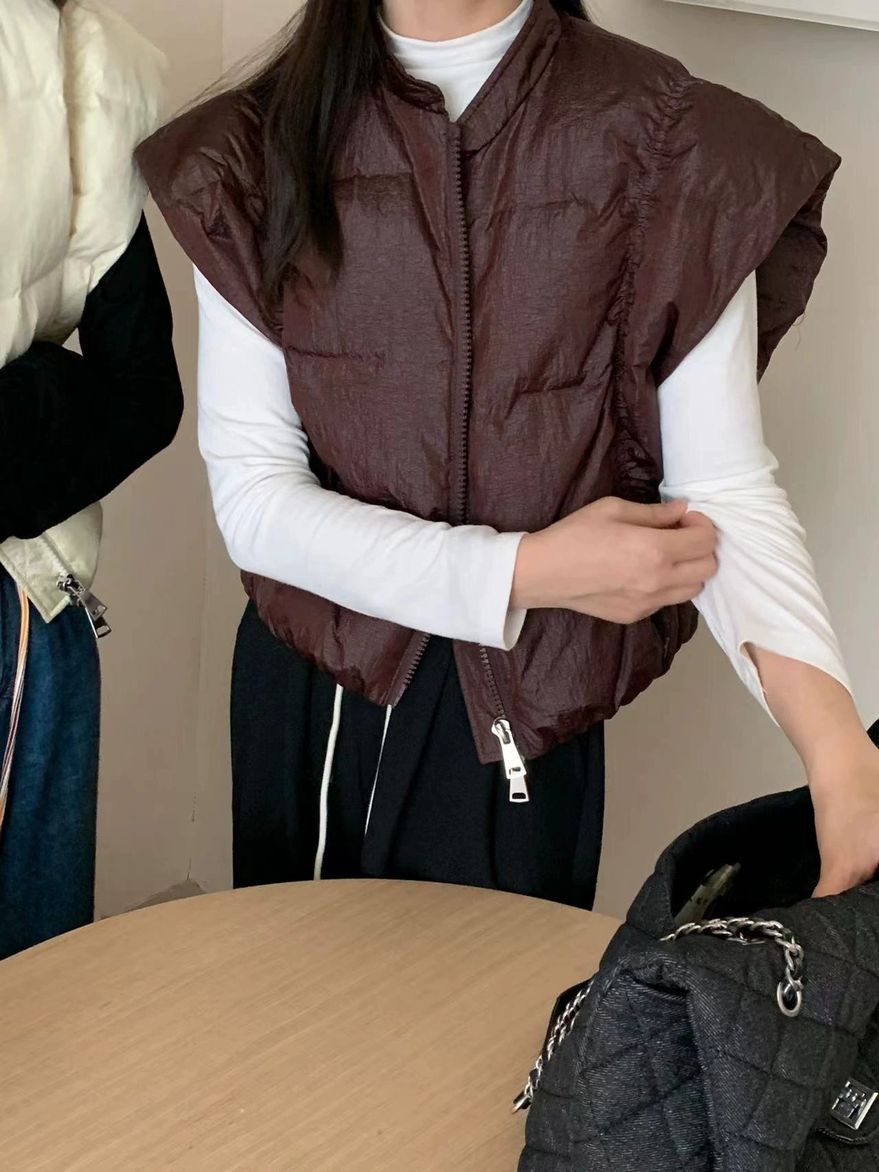 韓版立領寬鬆羽絨馬甲女短款2023秋冬新款設計感時尚鴨絨背心外套