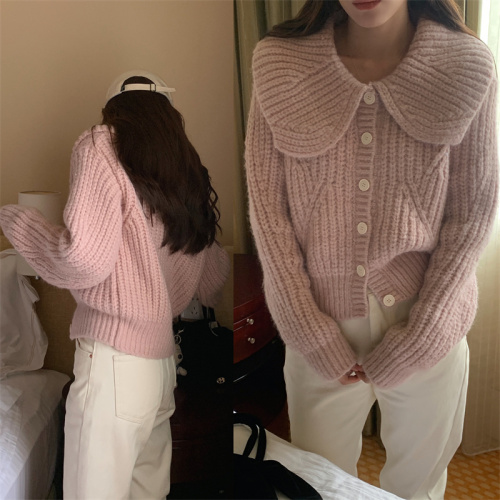 Actual shot of Korean style gentle, warm and soft big collar thickened sweater cardigan jacket