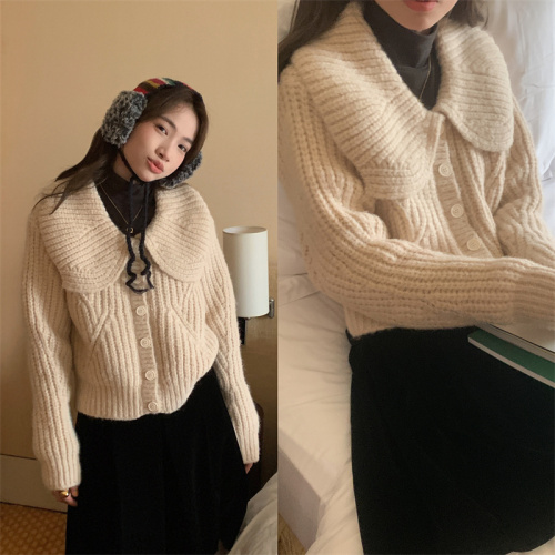 Actual shot of Korean style gentle, warm and soft big collar thickened sweater cardigan jacket