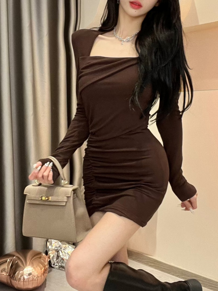 辣妹修身方領褶皺長袖連衣裙女秋冬新款高級感氣質百搭包臀短裙子
