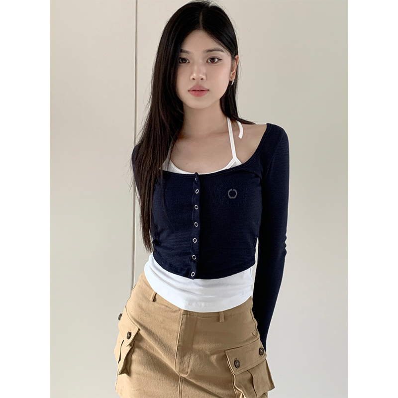 Real shot of short hot girl splicing fake two-piece lace-up T-shirt 2023 autumn American retro slim-fitting bottoming top