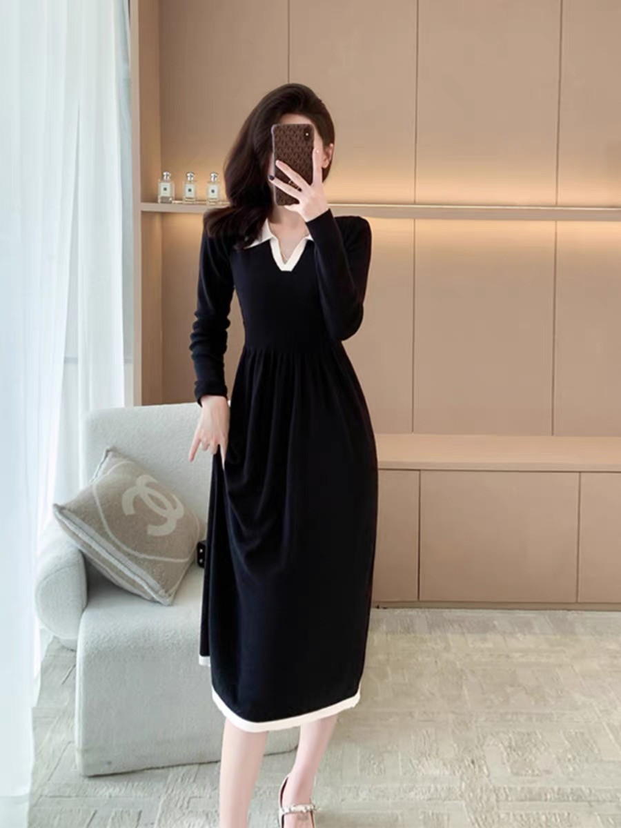 Black v-neck knitted dress for women autumn and winter 2023 new bottoming inner skirt slim waist slimming long skirt