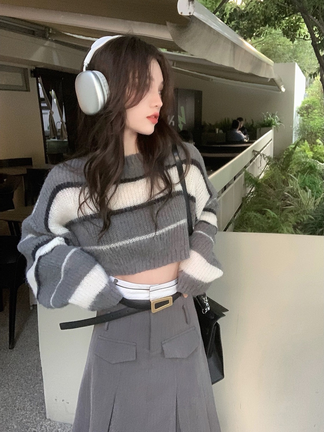 EUSKY IIWAN 短款條紋毛衣女辣妹2023秋冬新款慵懶風寬鬆長袖上衣