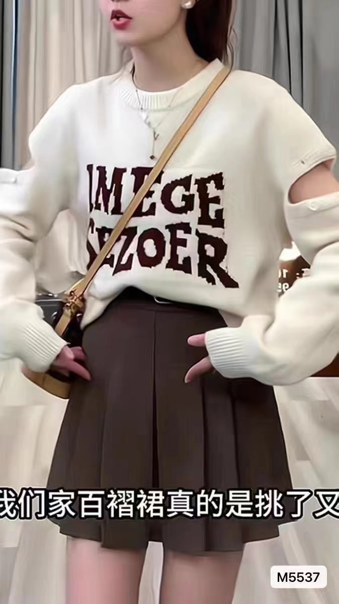 秋冬新款設計感法式慵懶風字母提花破洞袖設計上衣女