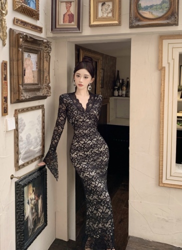 Real shot! Bell sleeve V-neck lace slimming long dress luxury slimming evening dress 