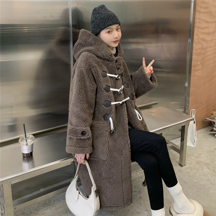 2023新款布朗熊牛角扣羊羔毛中長大衣加厚連帽顆粒羊羔絨外套女