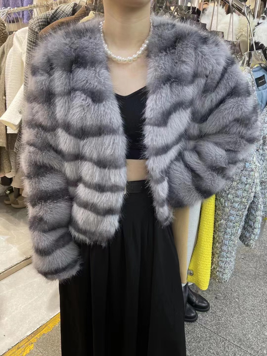 十三行條紋v領長袖毛絨毛衣女2023秋冬新款寬鬆短款仿水貂絨上衣