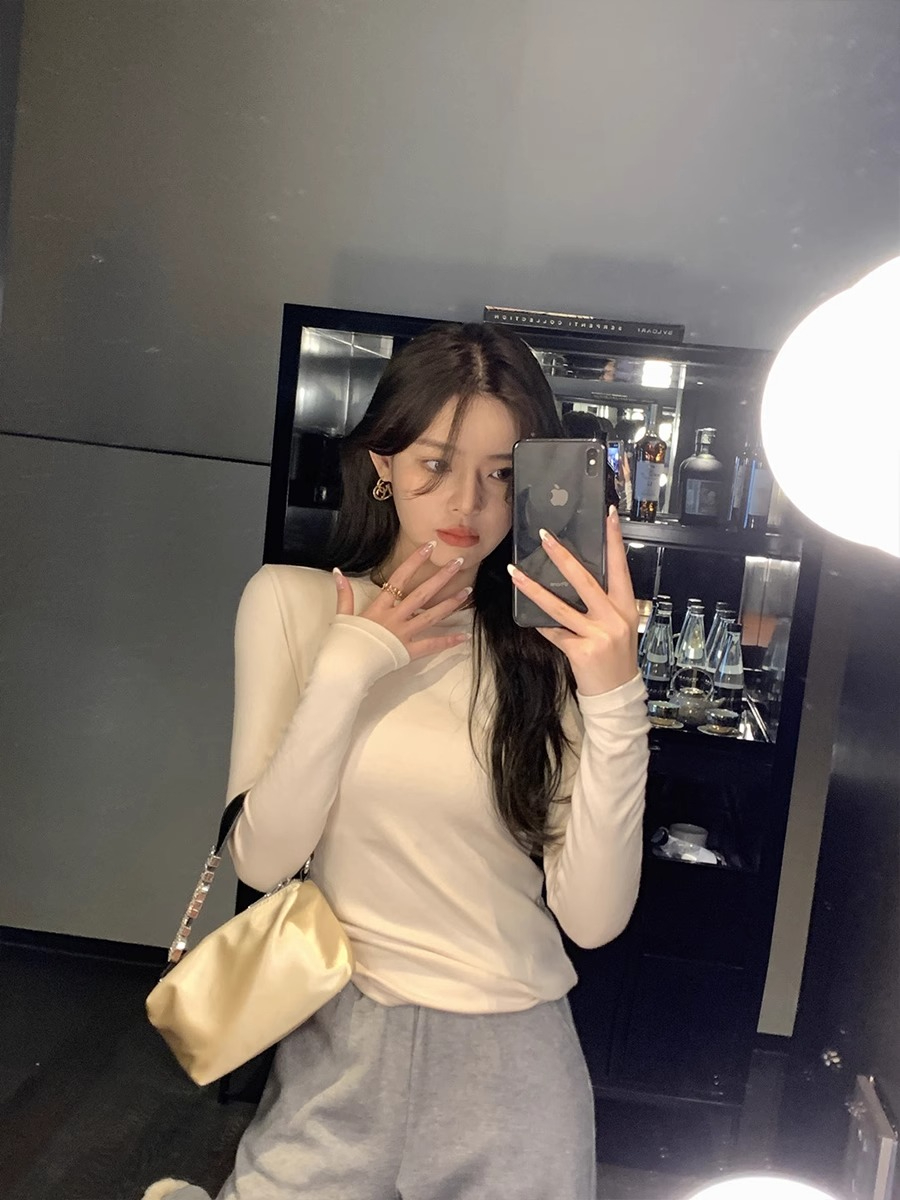 打底神器 軟糯彈力修身型打底衫女秋冬圓領保暖衣T恤上衣
