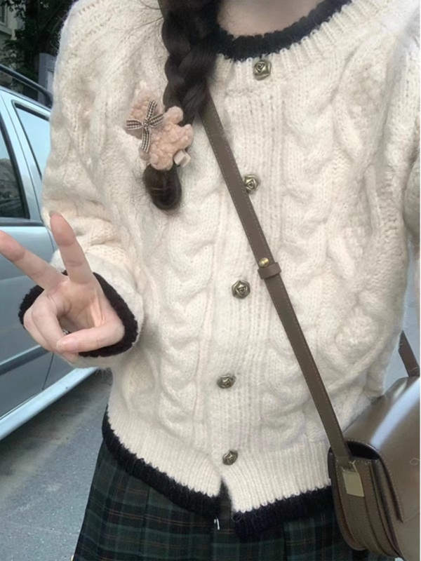 Autumn clothing with a complete set of college-style sweater cardigan plaid skirt two-piece suit early autumn new women's clothing