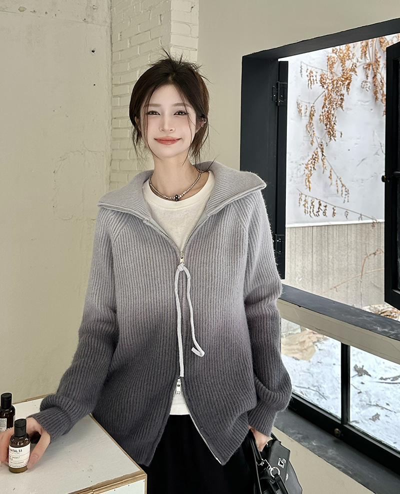 實拍  高級感漸變軟糯針織衫女秋冬百搭顯瘦毛衣