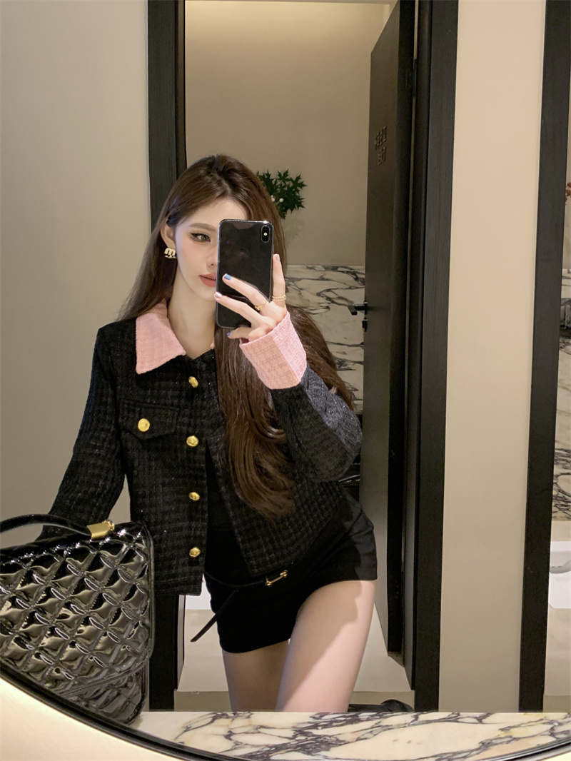 French small fragrant style short coat for women in autumn, small and high-end Hepburn style suit top, real shot