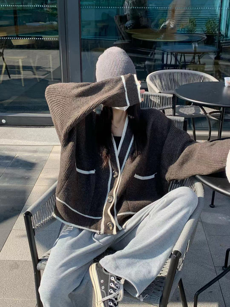 實拍三標齊小眾設計寬鬆v領拼接開衫毛衣女