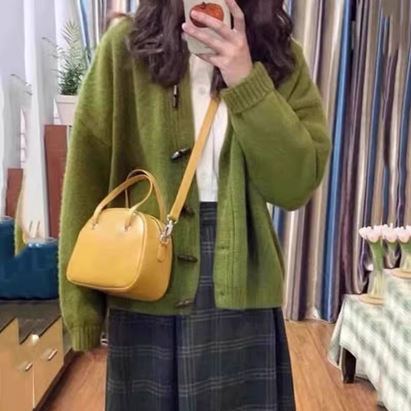 復古小個子苔綠色復古牛角扣毛衣開衫外套寬鬆慵懶風百搭上衣女