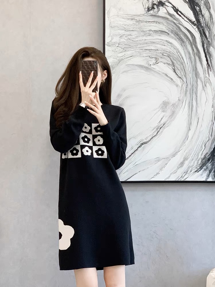 法式黑色打底針織連衣裙女秋冬2023年新款小個子內搭毛衣裙子冬季