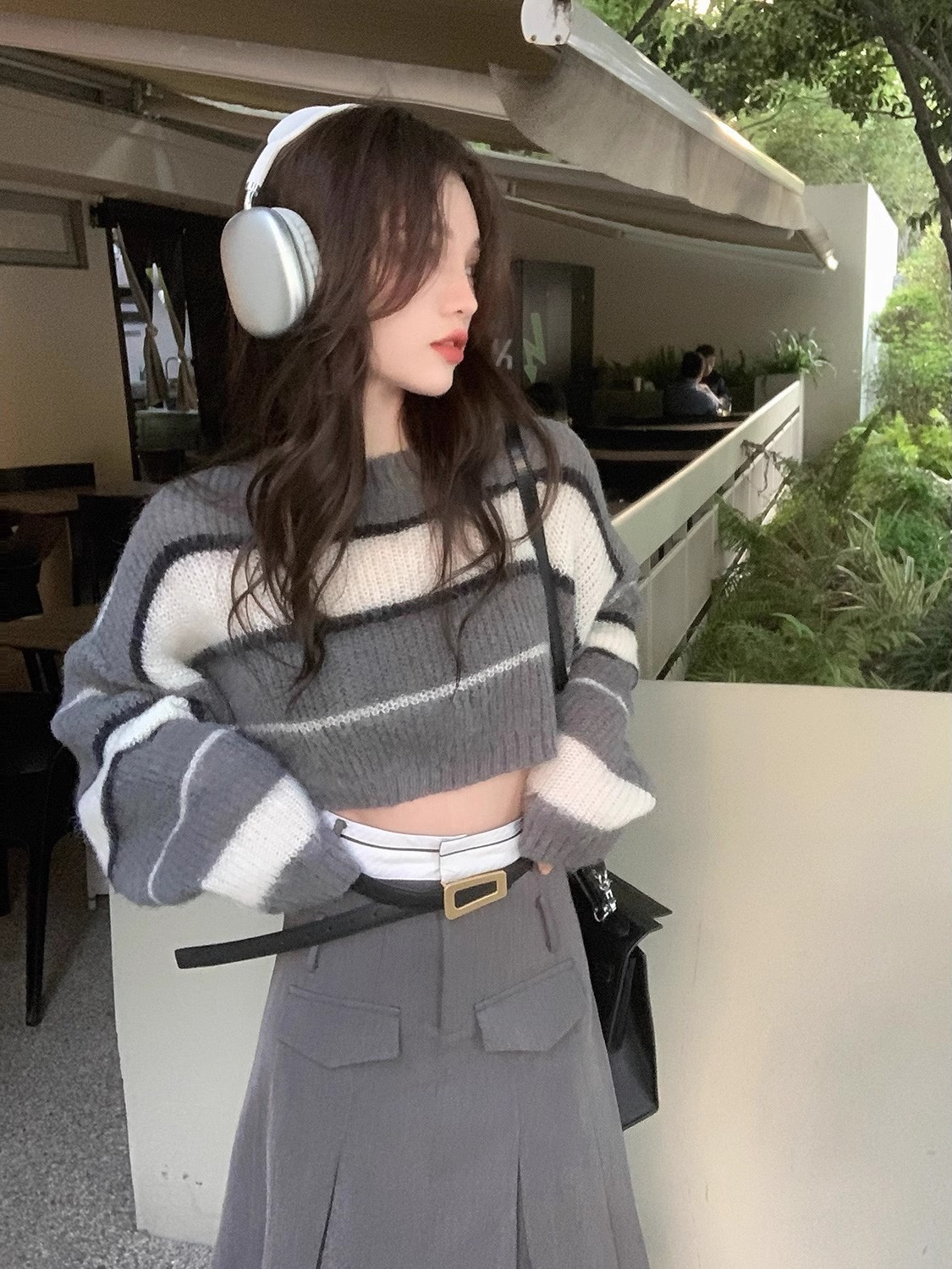 EUSKY IIWAN 短款條紋毛衣女辣妹2023秋冬新款慵懶風寬鬆長袖上衣