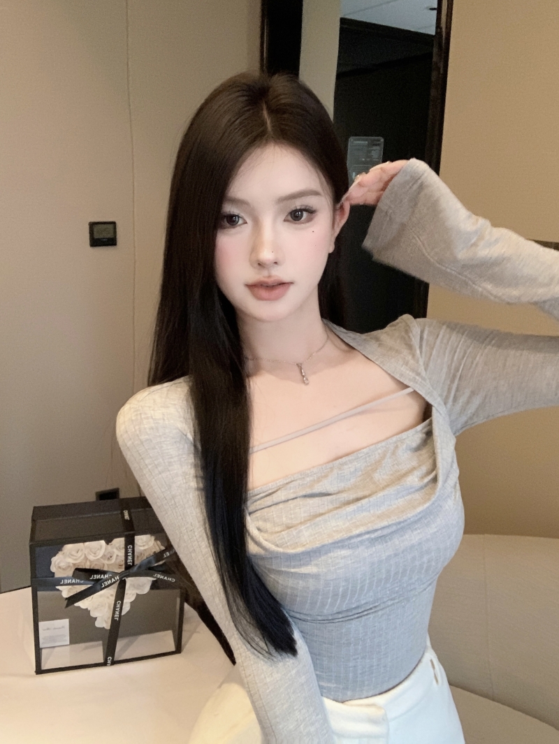 實拍 純欲風修身T女大U領性感短款顯瘦上衣