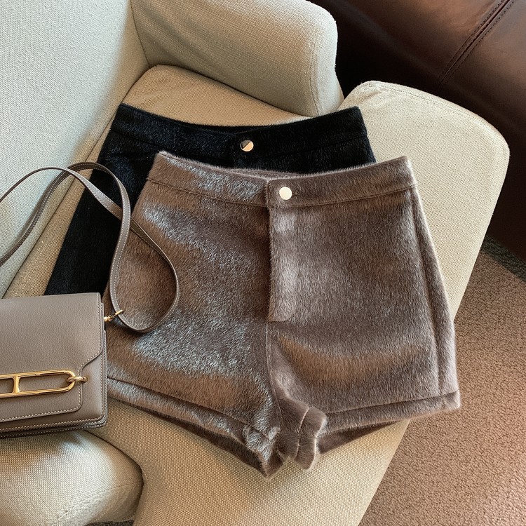 Photographed Autumn/Winter Retro Fake Fox Fur Fluffy Shorts