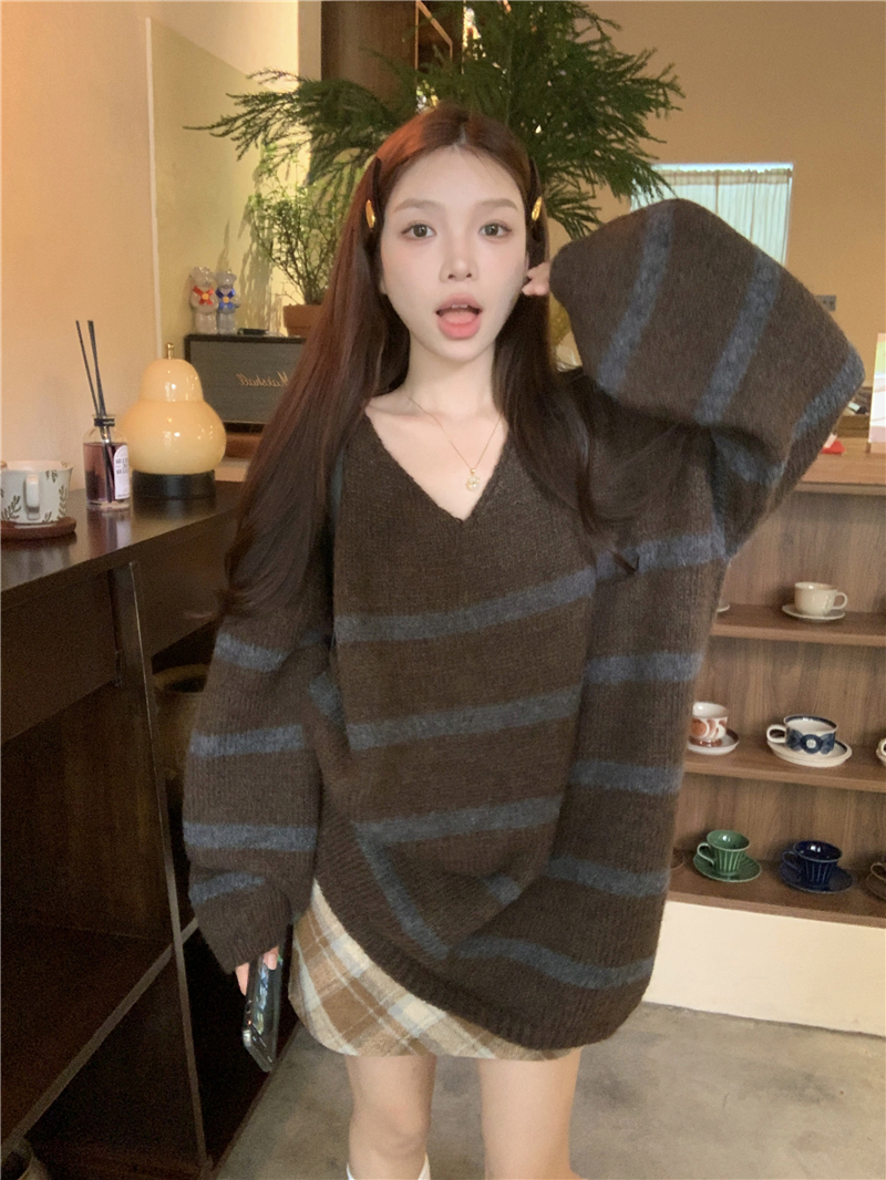 實拍2023秋冬韓版慵懶風寬鬆V領套頭條紋毛衣女