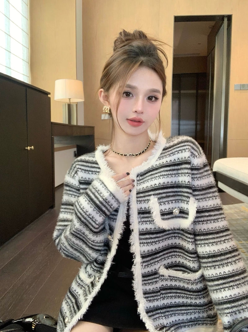 實拍 2023秋季法式小香風黑白條紋針織開衫女設計感圓領顯瘦