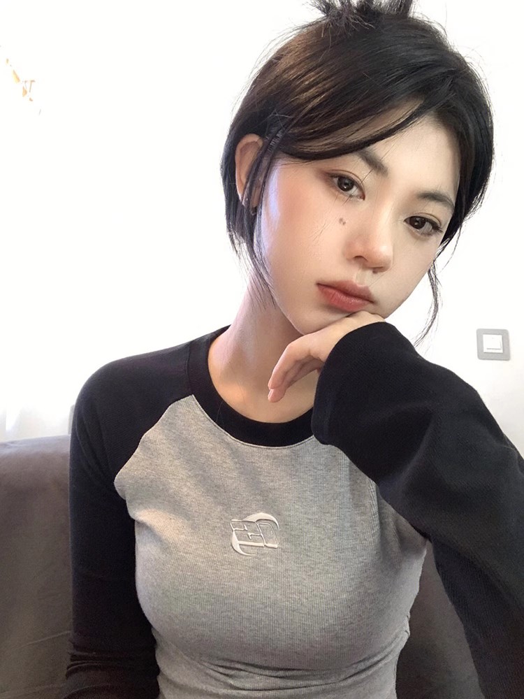 美式復古插肩長袖t恤女新款修身顯瘦打底衫短款上衣