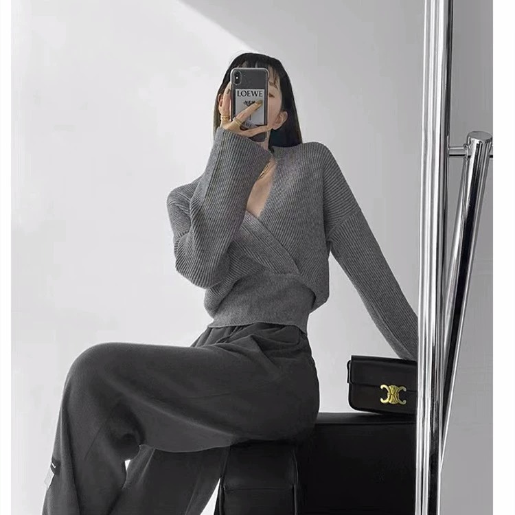 秋冬小眾復古交叉V領圍裹式套頭毛衣女氣質收腰顯瘦溫柔針織衫潮