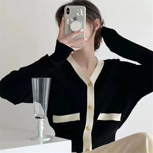 French style chic color-blocked cardigan for women early autumn 2023 new women's clothing design unique sweater jacket