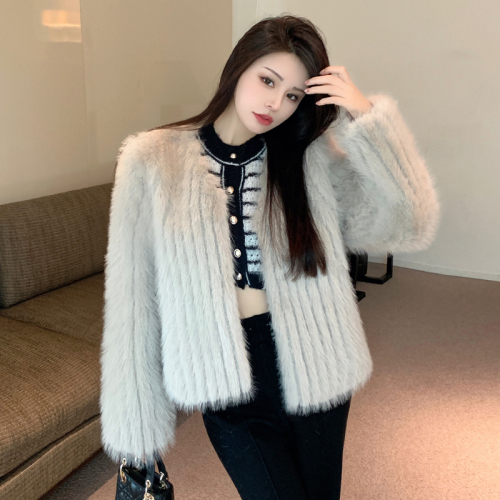 Actual shot of 2023 new winter style French-style socialite Maomao Xiaoxiang style high-end fur and foreign-style short coat