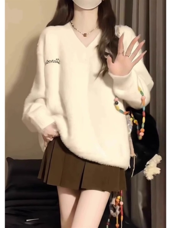 V領白色軟糯毛衣女溫柔慵懶風秋冬2023新款外穿水貂絨針織衫上衣