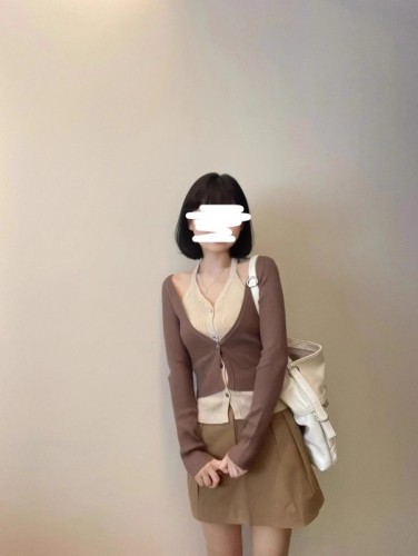 性感挂脖针织衫女秋季新款拼色设计感小众假两件开衫长袖上衣