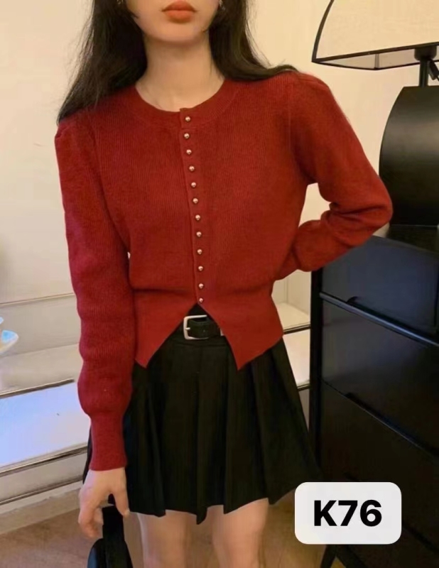 Topchanlin秋冬新款甜美修身百搭排小扣圓領羊毛毛衣女
