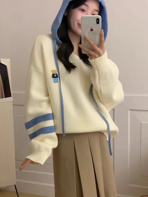 小熊刺繡拼色連帽針織衫女2023秋冬新款百搭軟糯慵懶風毛衣上衣