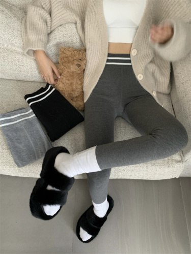 Real shot of velvet and thickened one-piece pants, leggings, tights, slimming, tight-fitting outer wear, small-legged pants